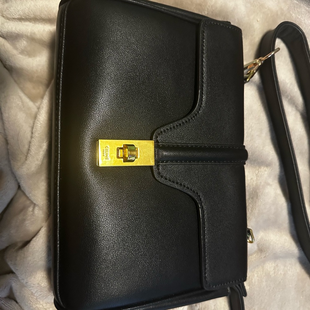 ‼️Doesn’t have original strap‼️
TEEN SOFT 16 IN SMOOTH CALFSKIN IN BLACK